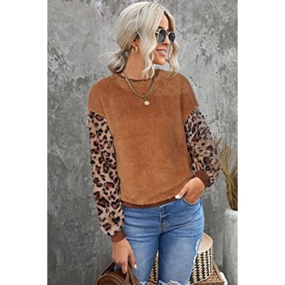 NEW- Womens PLong Sleeve Leopard Pullover Tops - Picture 1 of 11